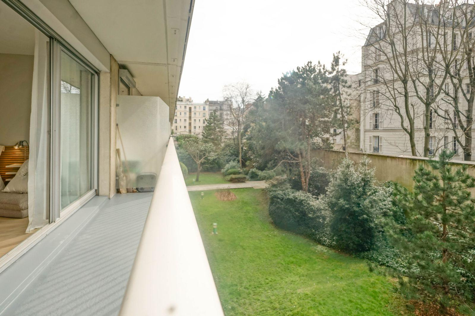 
                                                Location
                                                 T1 refait à neuf meublé cosy et lumineux terrasse