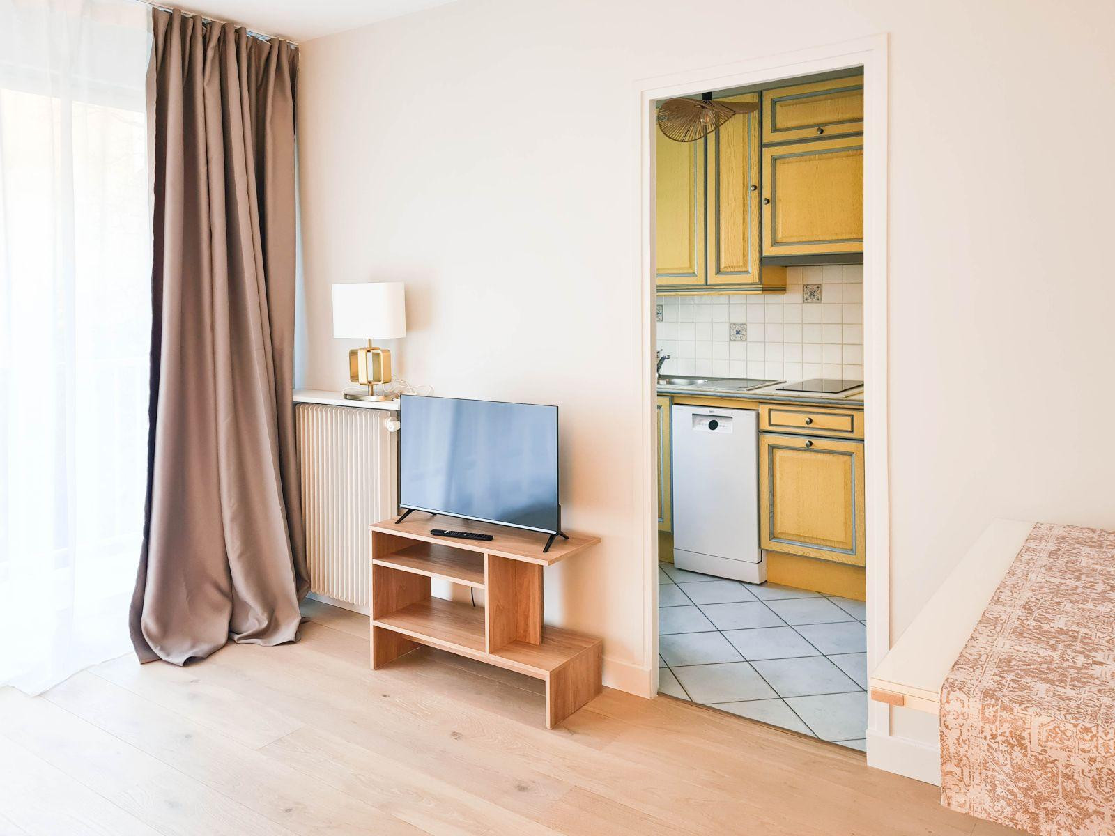 
                                                Location
                                                 T1 refait à neuf meublé cosy et lumineux terrasse