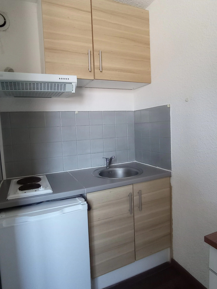 
                                                Location
                                                 T1  Talence