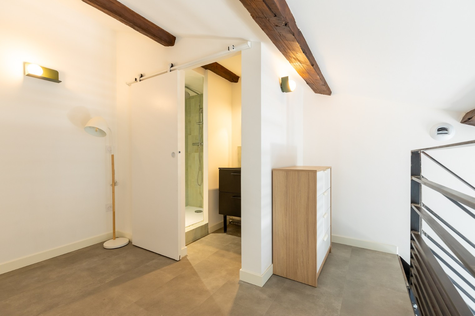 
                                                Location
                                                 T1BIS - 22m²