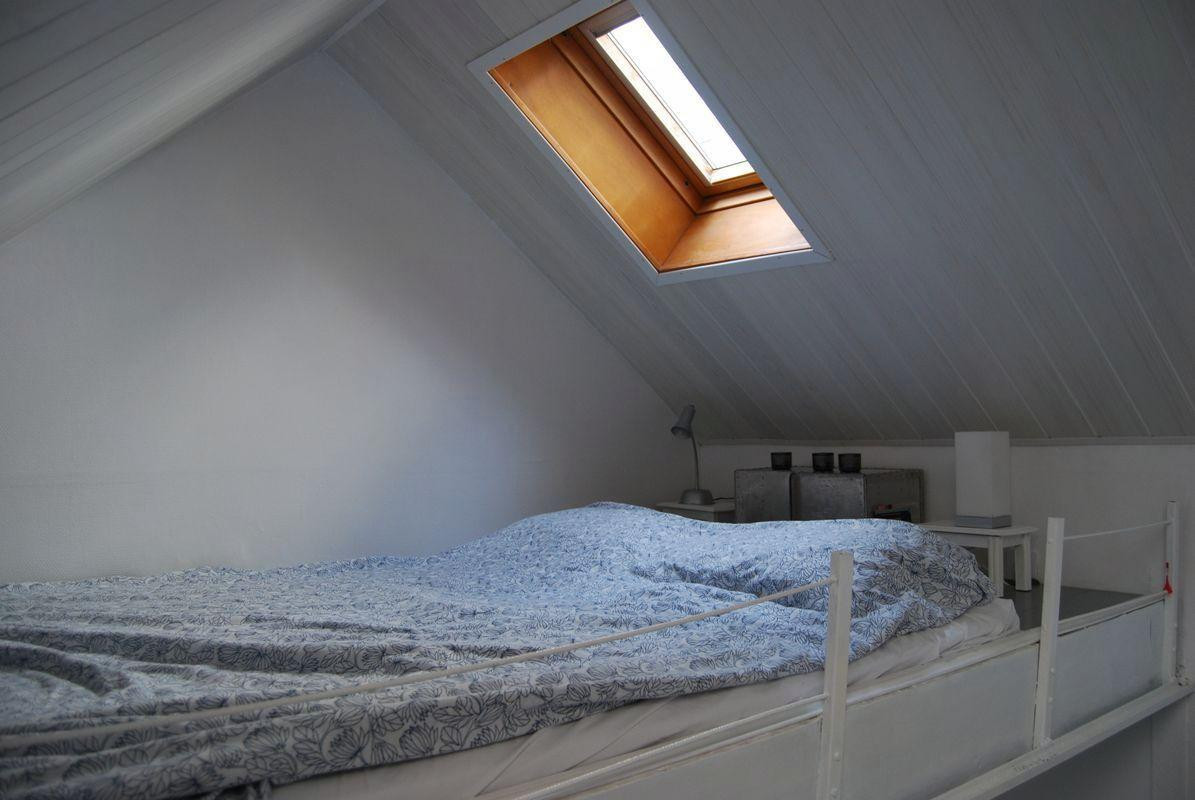 
                                                Location
                                                 T1bis avec coin nuit isolé rénové calme sur cours