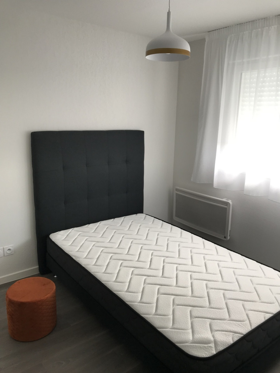 
                                                Location
                                                 T1Bis en résidence étudiante