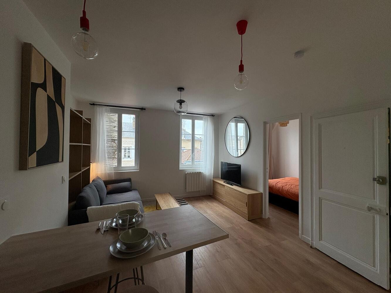 
                                                Location
                                                 T1bis refait à neuf plein centre ville