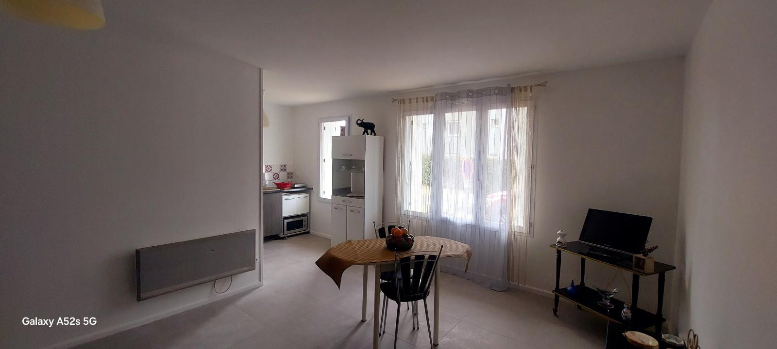 
                                                Location
                                                 T1BIS très lumineux dans petite résidence calme