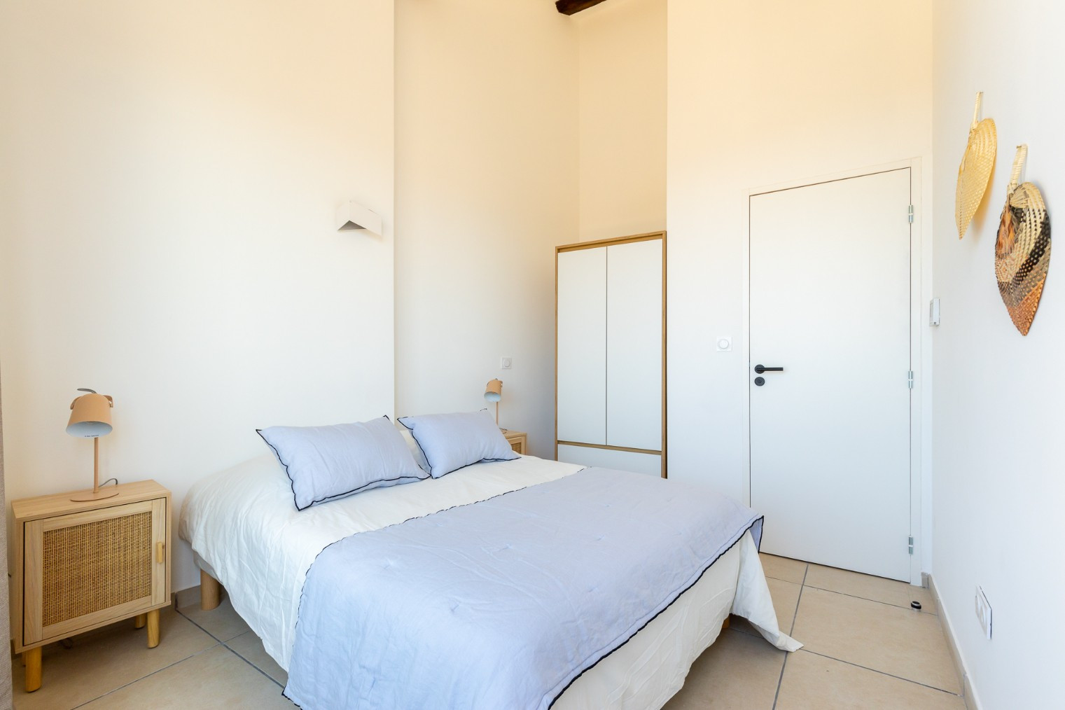 
                                                Location
                                                 T2 - 27m²