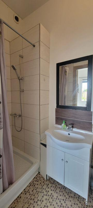
                                                Location
                                                 T2 30m2 proche métro Fontaine Lestang