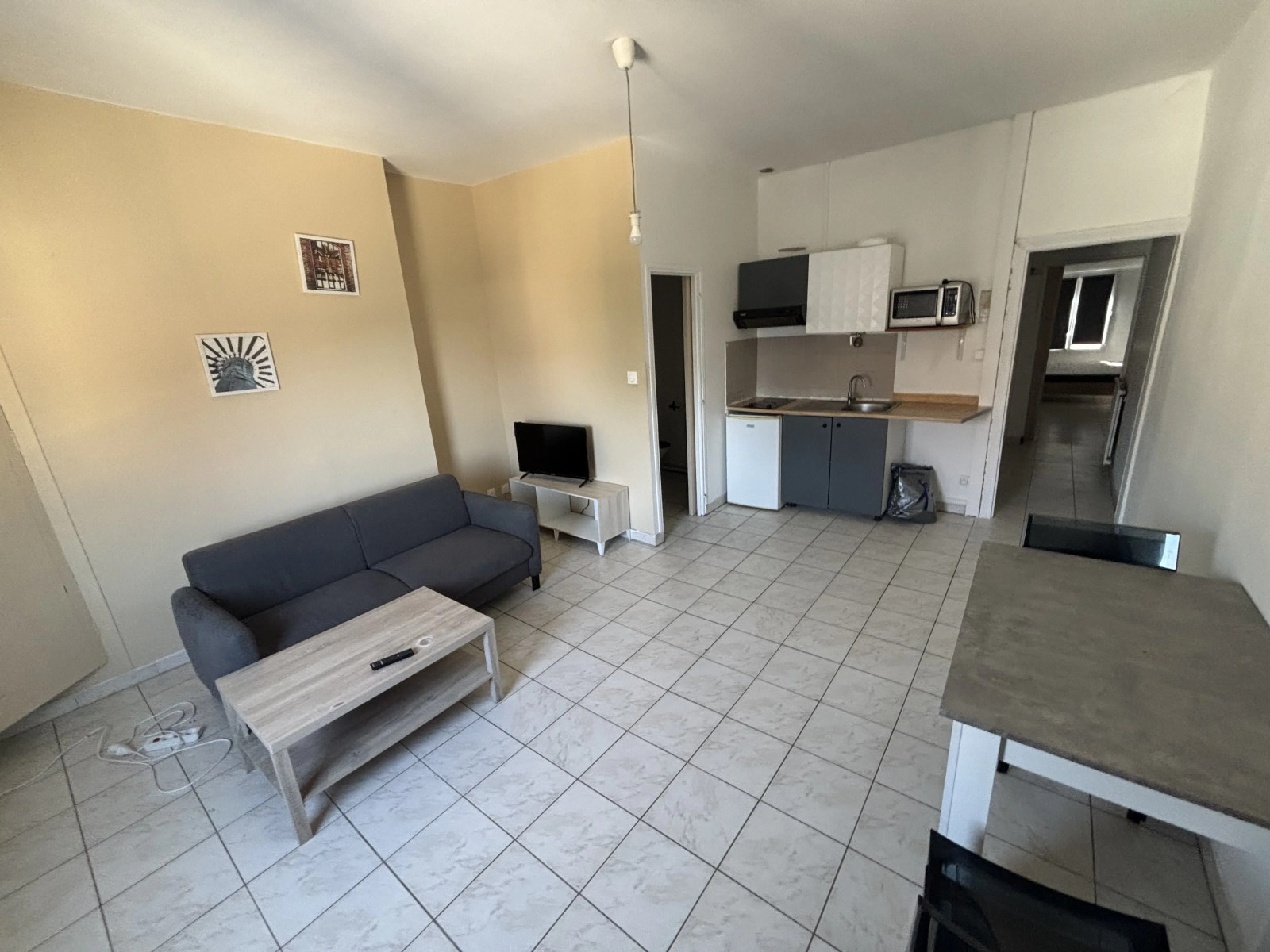 
                                                Location
                                                 T2 / 38.8 m² / Niort / Meublé