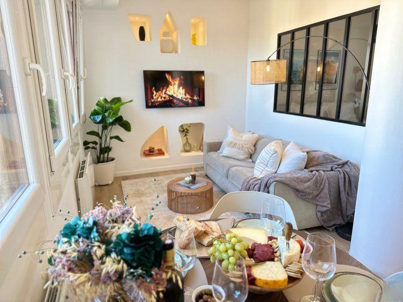 
                                                Location
                                                 T2 38m - 7min du vieux-port