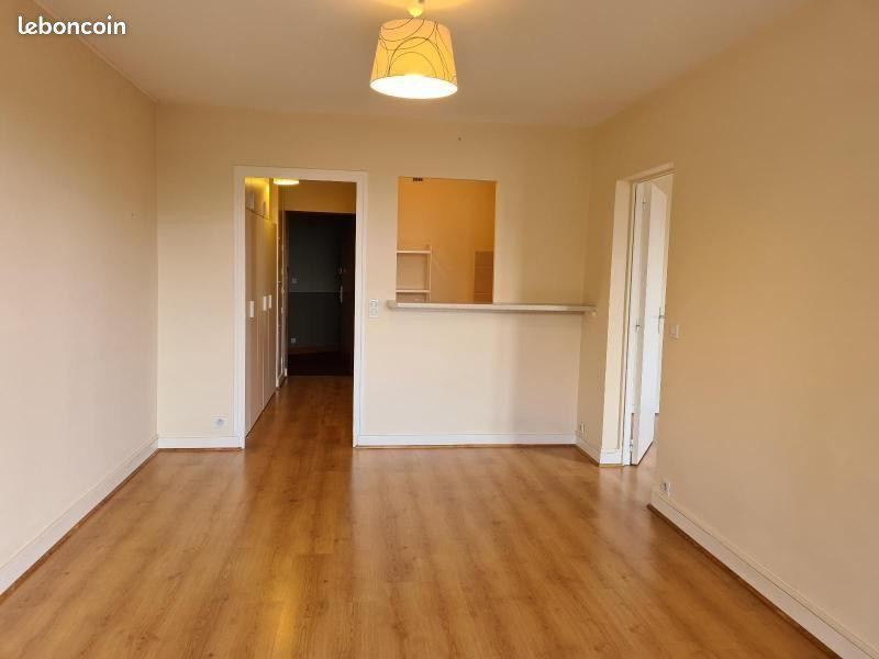 
                                                Location
                                                 T2, 38m² en résidence senior