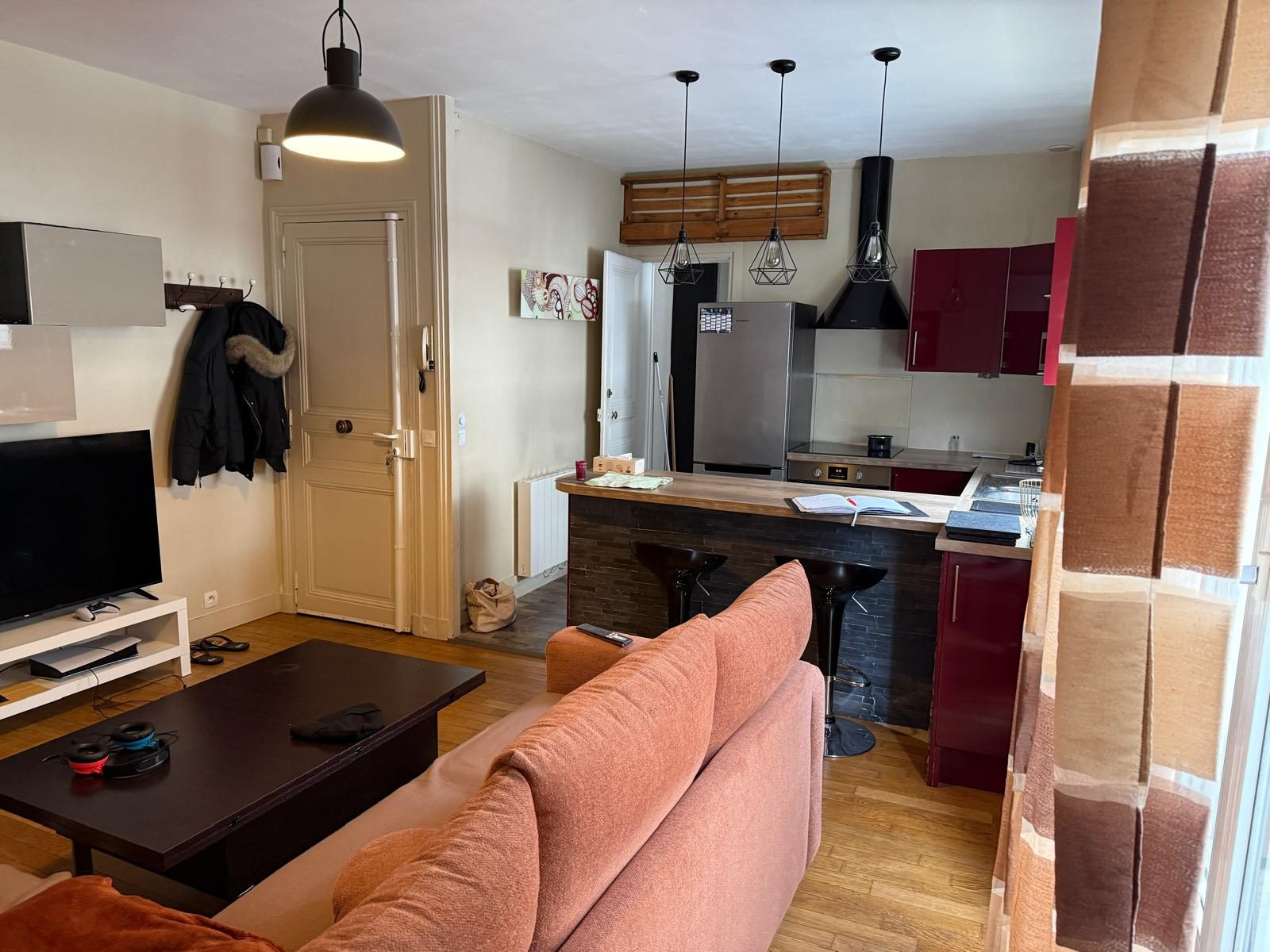 
                                                Vente
                                                 T2 40 m² Le Perreux-sur-Marne – 1er étage, cave