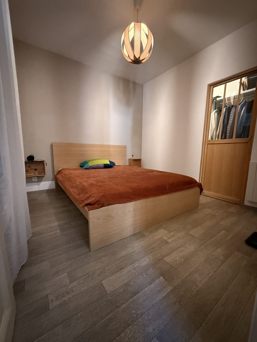 
                                                Vente
                                                 T2 40 m² Le Perreux-sur-Marne – 1er étage, cave