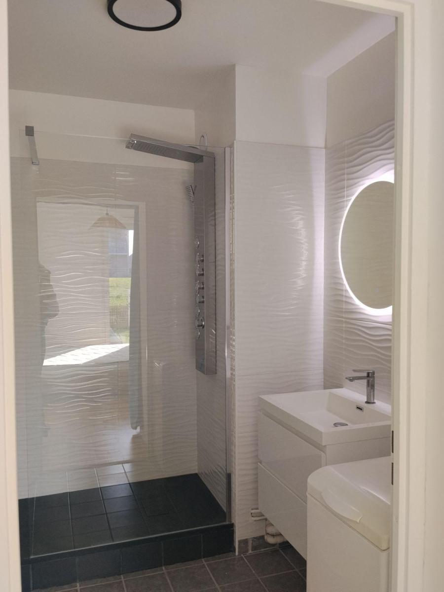 
                                                Location
                                                 T2 40 M2 avec terrasse  30 m2 et place de parking