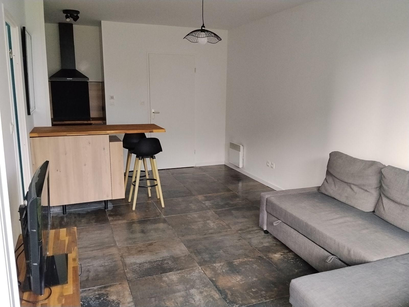 
                                                Location
                                                 T2 40 M2 avec terrasse  30 m2 et place de parking