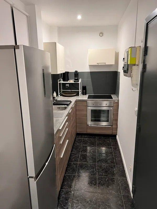 
                                                Location
                                                 T2 40m² meublé au calme dans une allée discrète