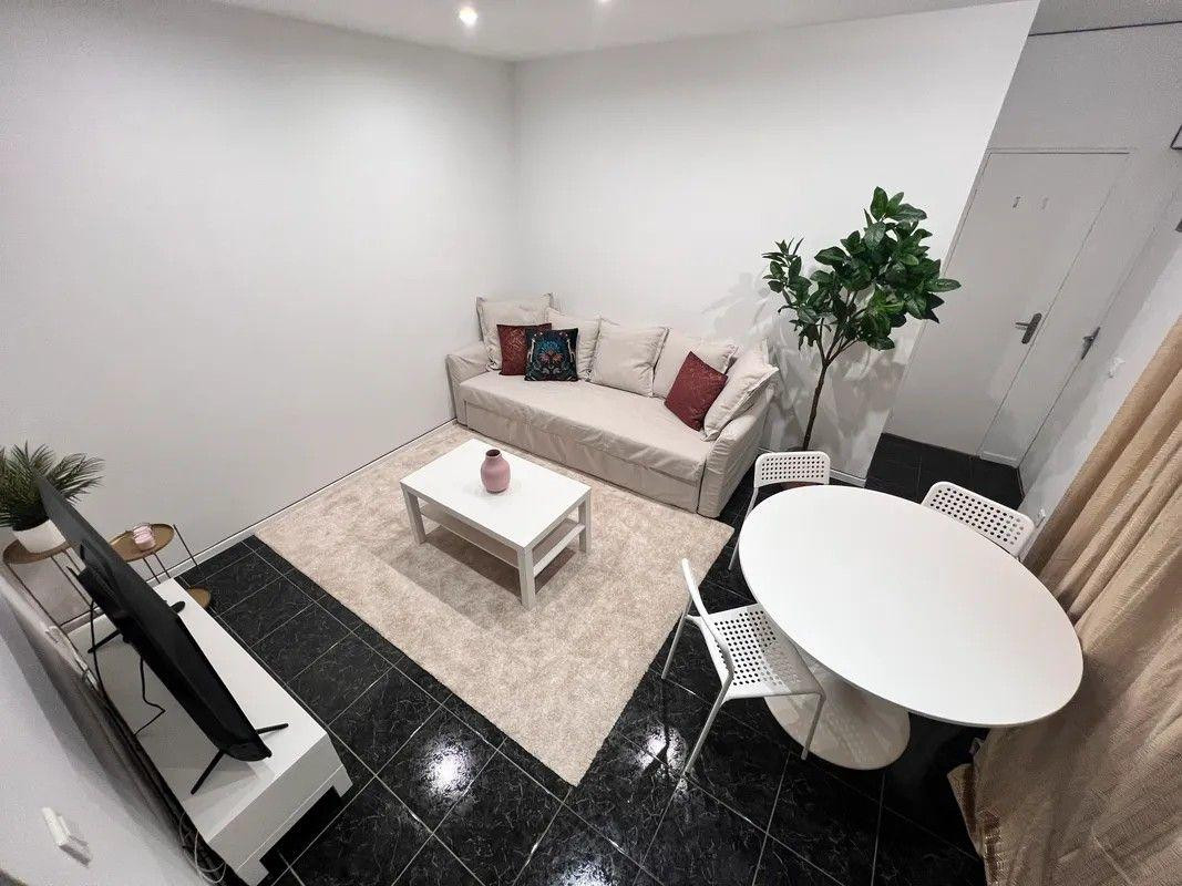 
                                                Location
                                                 T2 40m² meublé au calme dans une allée discrète