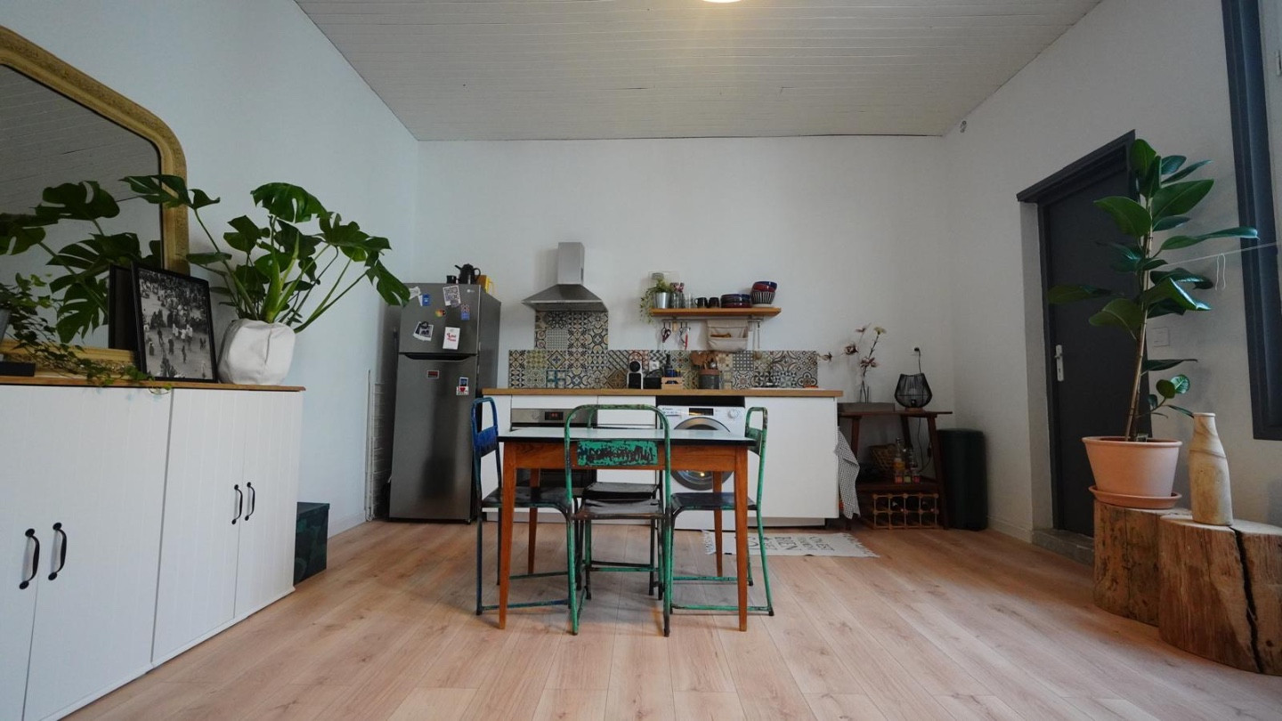 
                                                Location
                                                 T2 - 43m2 Chartrons