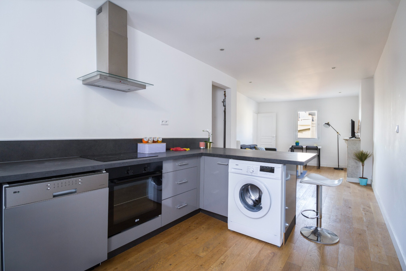 
                                                Location
                                                 T2 45m²