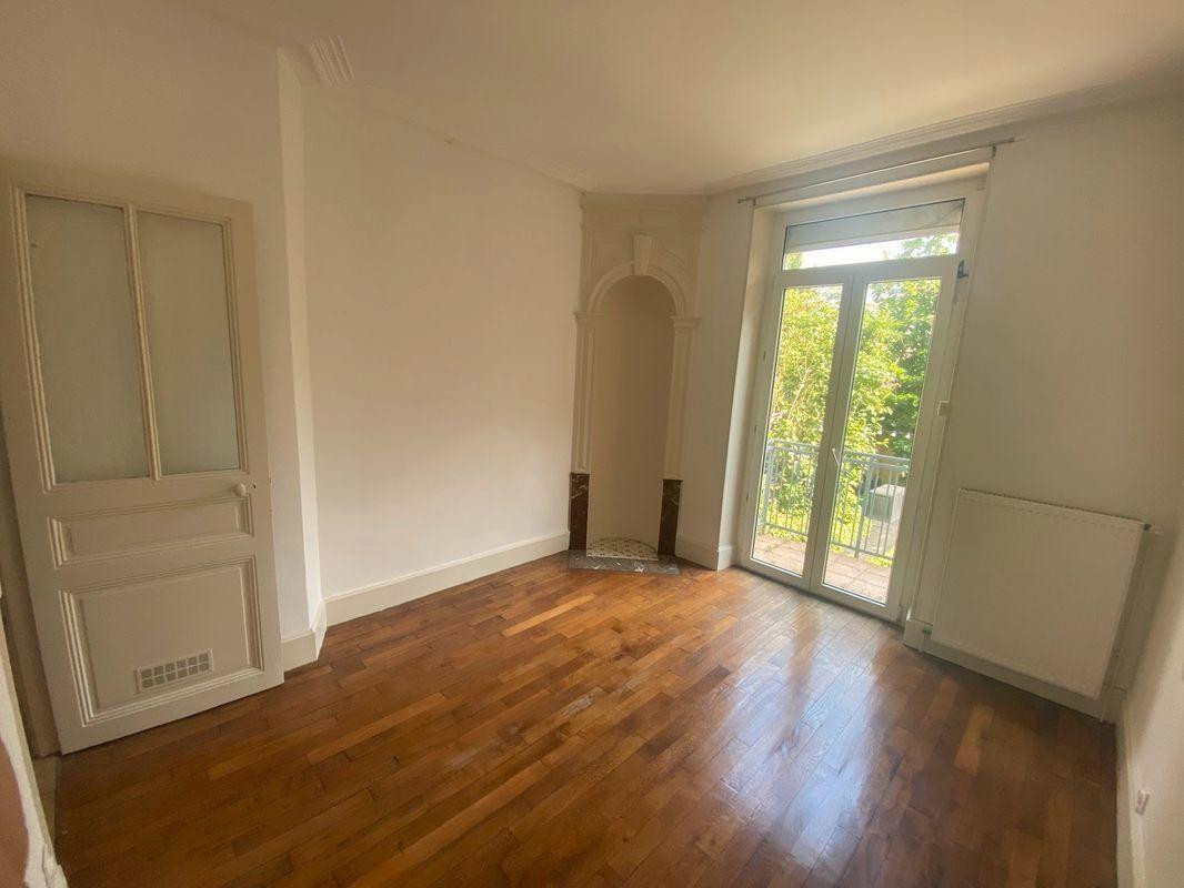 
                                                Location
                                                 T2 47 m²