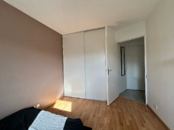 
                                                Vente
                                                 T2 48m2 dernier étage avec balcon