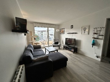
                                                Vente
                                                 T2 48m2 dernier étage avec balcon