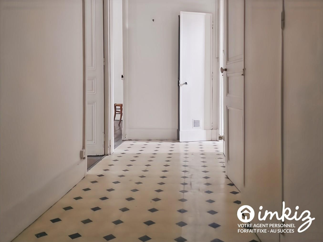 
                                                Vente
                                                 T2 49m² emplacement idéale !