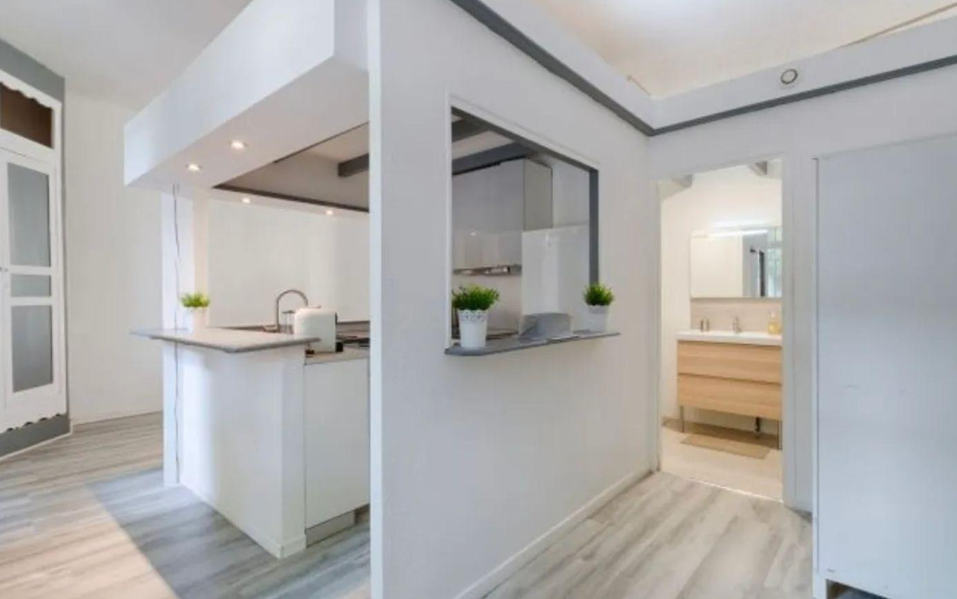 
                                                Location
                                                 T2 50 m2 Aix en Provence Arts et Métiers