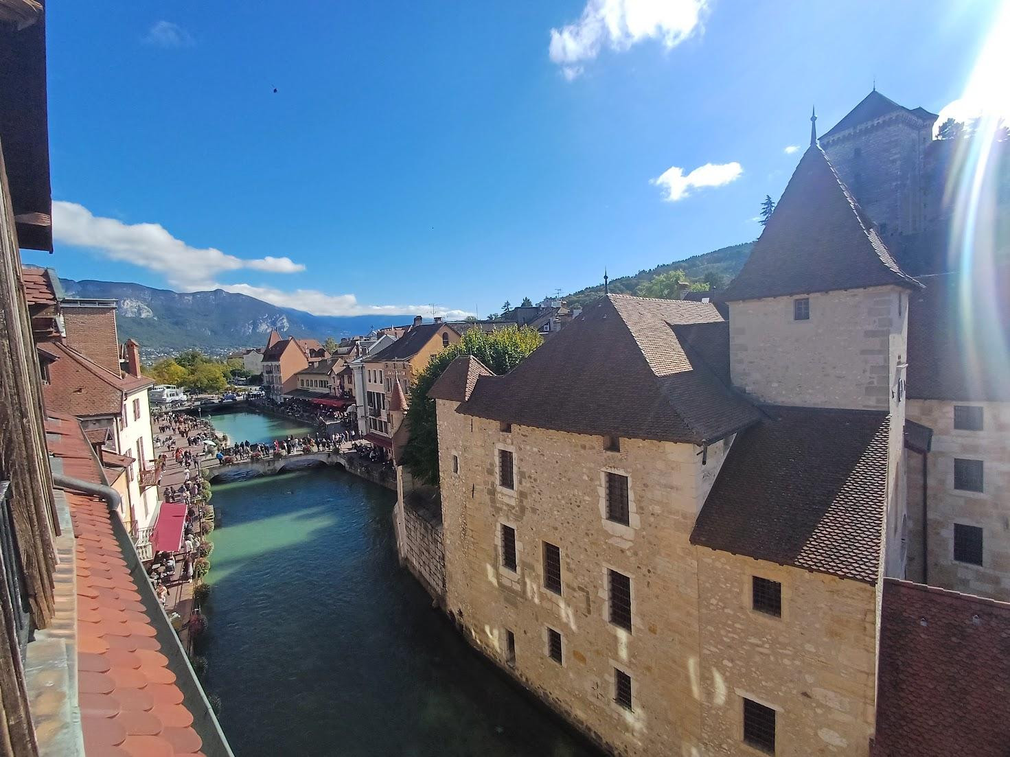 
                                                Location
                                                 T2 58m2 lumineux en vieille ville, vue incroyable!