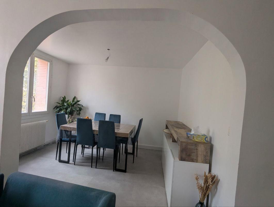 
                                                Location
                                                 T2 60m2 Marseille 9