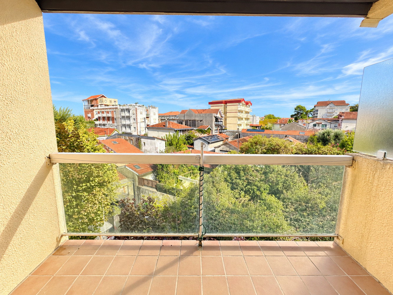 
                                                Vente
                                                 T2 à 2 pas de la mer au coeur d'Arcachon