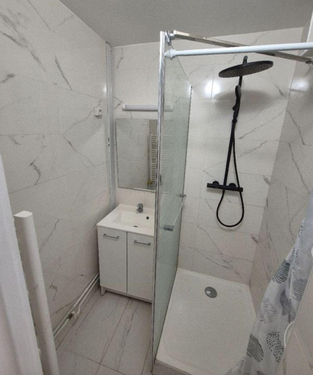
                                                Location
                                                 T2 à louer à Paris 17ème Batignolles