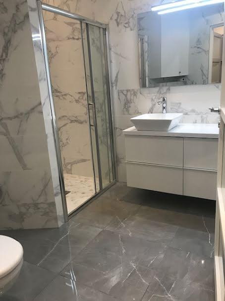 
                                                Location
                                                 T2 à louer à Paris 20ème