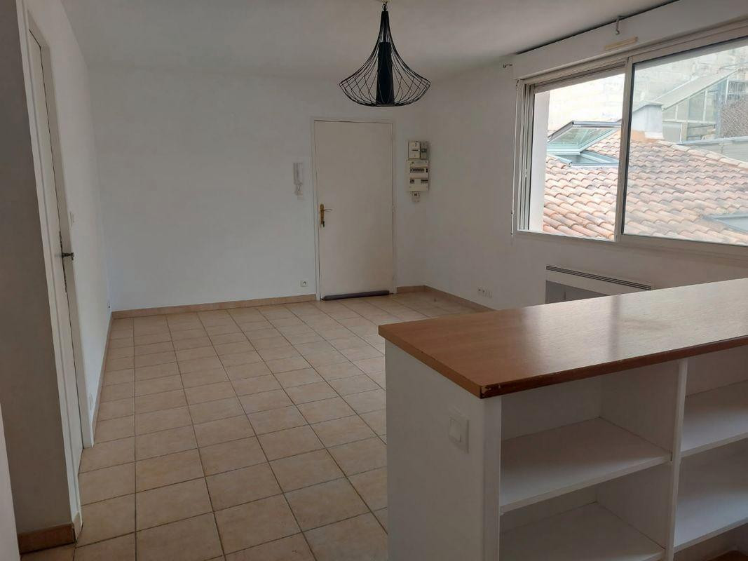 
                                                Location
                                                 T2 à louer Avignon intra muros