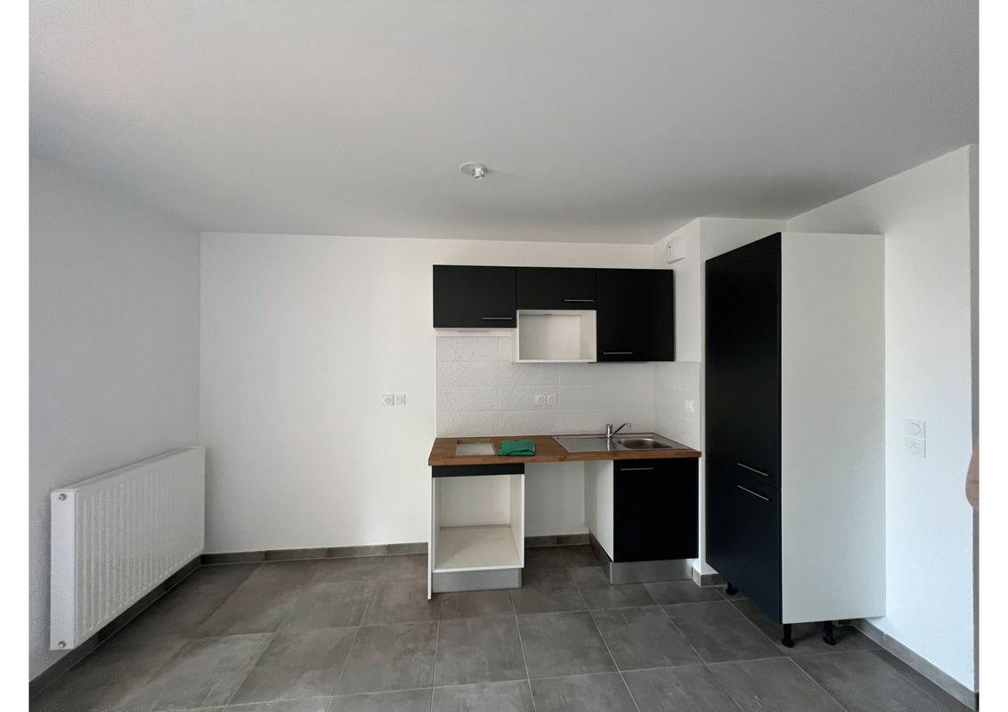 
                                                Location
                                                 T2 à louer Toulouse + balcon + parking