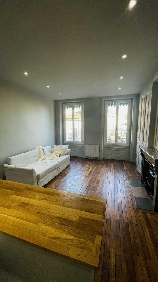 
                                                Location
                                                 T2 à Paris 13è proche Place d'Italie