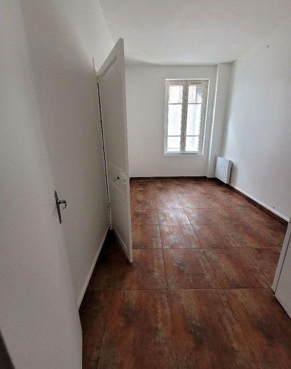 
                                                Location
                                                 T2 à Saint-Denis