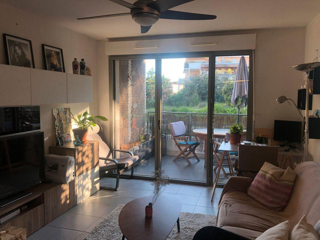 
                                                Location
                                                 T2 - aix la duranne