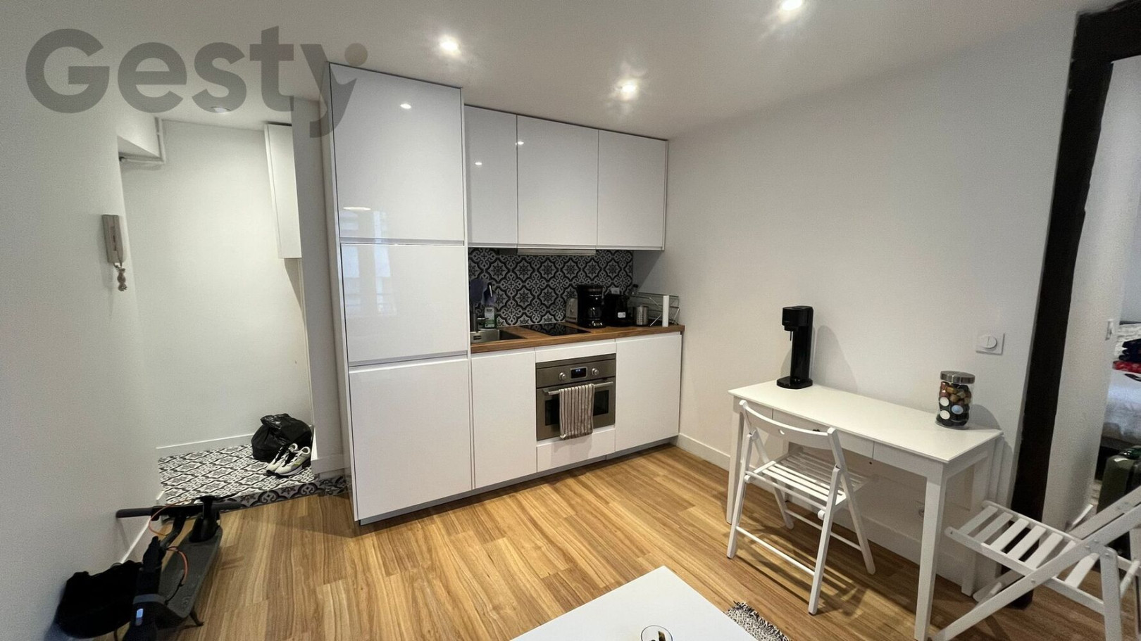 
                                                Location
                                                 T2 au coeur du 18ème arrondissement