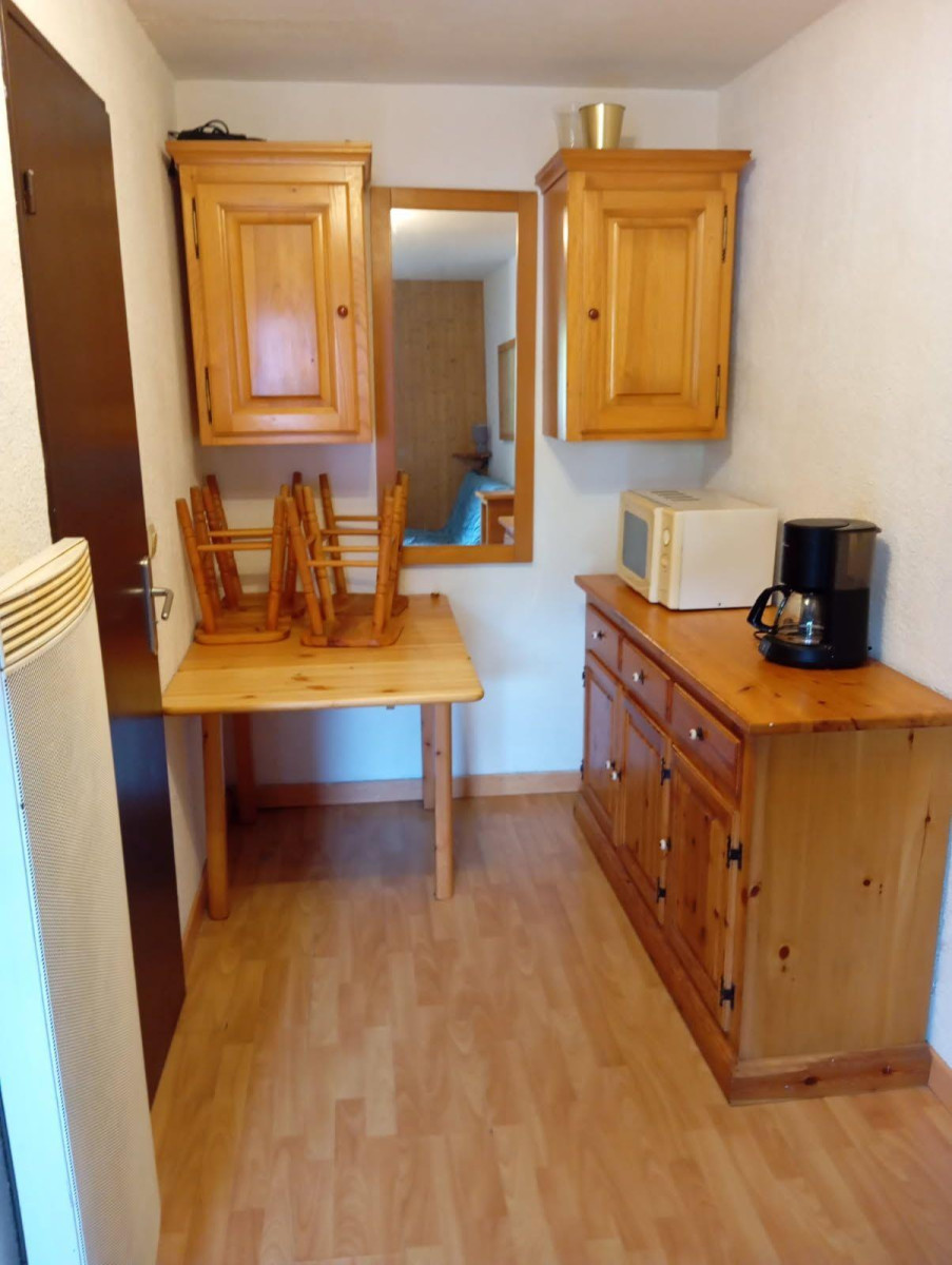 
                                                Location
                                                 T2 aux pieds des pistes avec vue sur la montagne