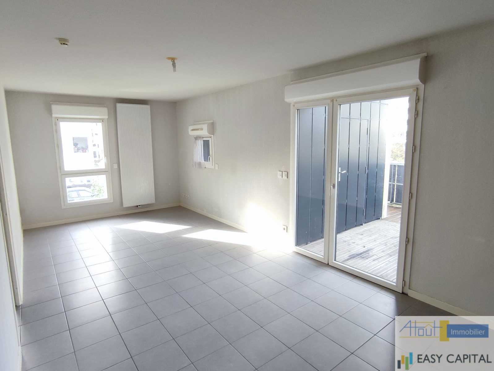 
                                                Vente
                                                 T2 avec balcon et parking proche tram