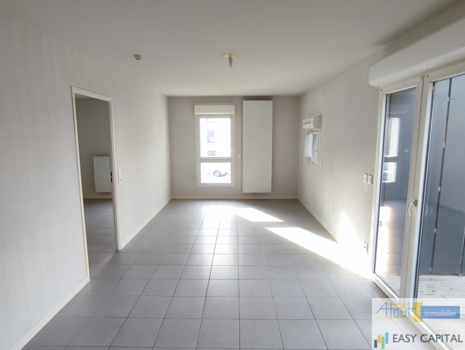 
                                                Vente
                                                 T2 avec balcon et parking proche tram