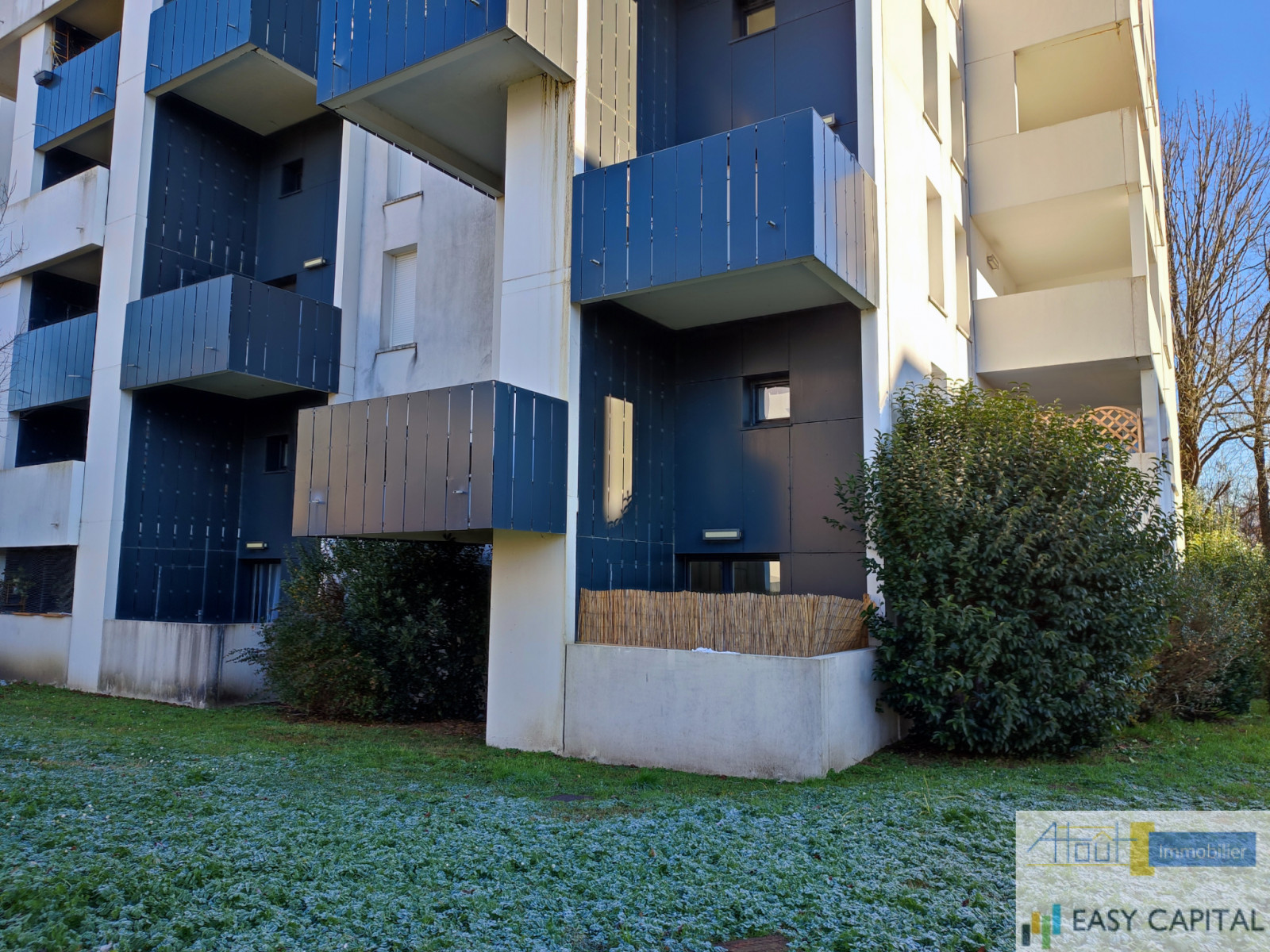 
                                                Vente
                                                 T2 avec balcon et parking proche tram