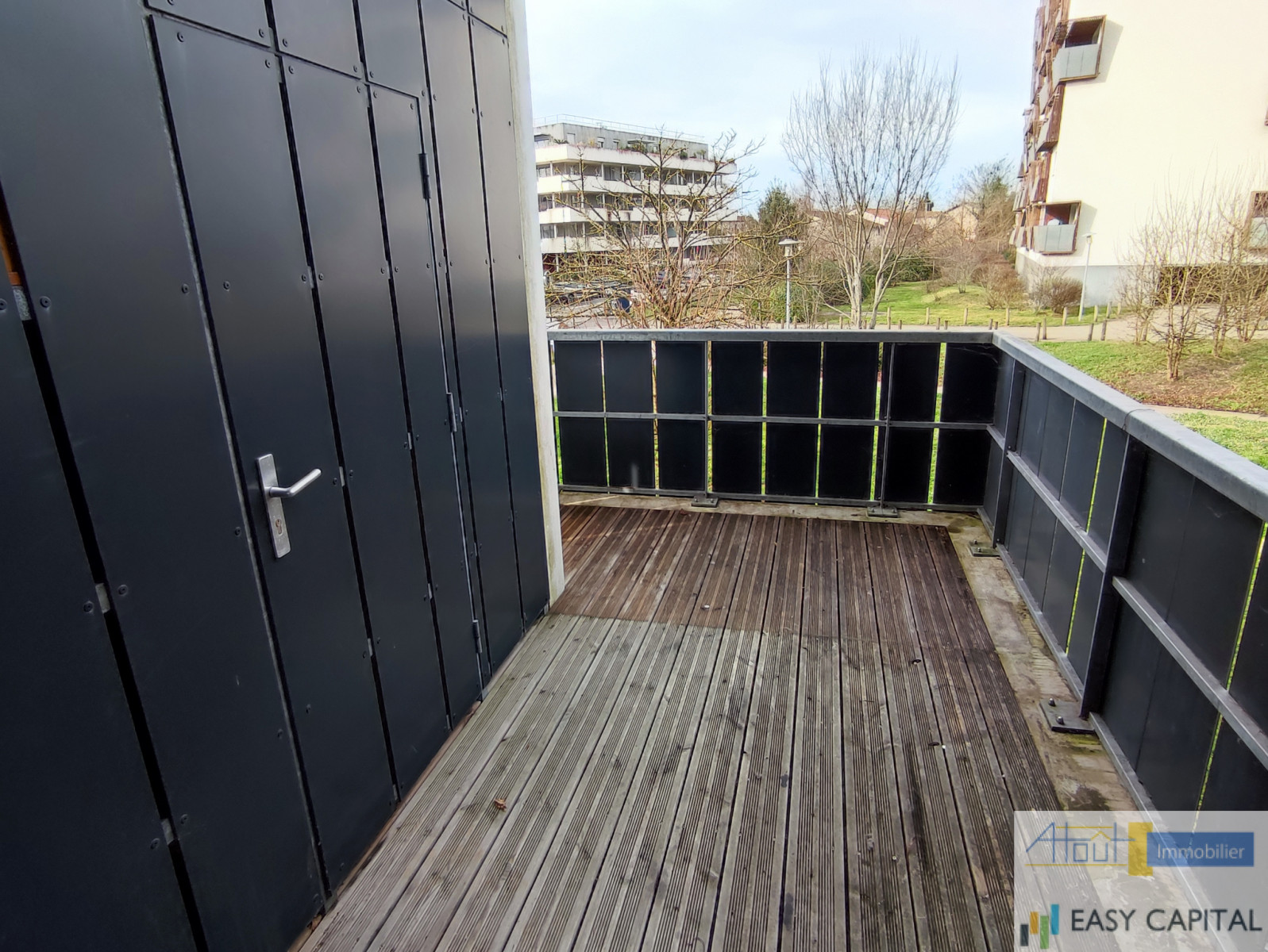 
                                                Vente
                                                 T2 avec balcon et parking proche tram