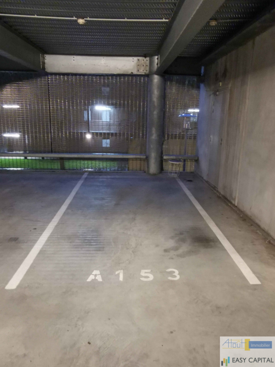 
                                                Vente
                                                 T2 avec balcon et parking proche tram