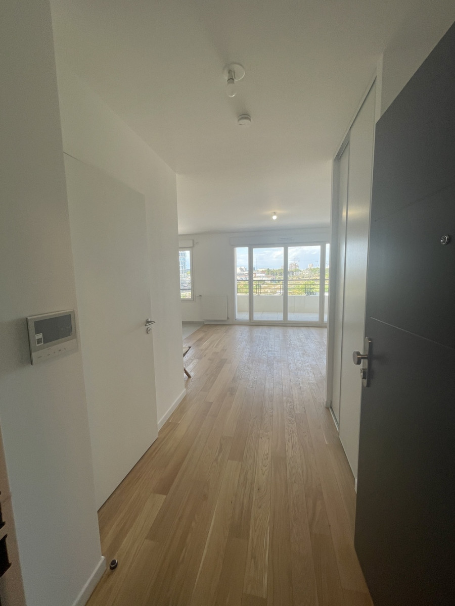 
                                                Location
                                                 T2 avec balcon – Les Docks de Saint-Ouen