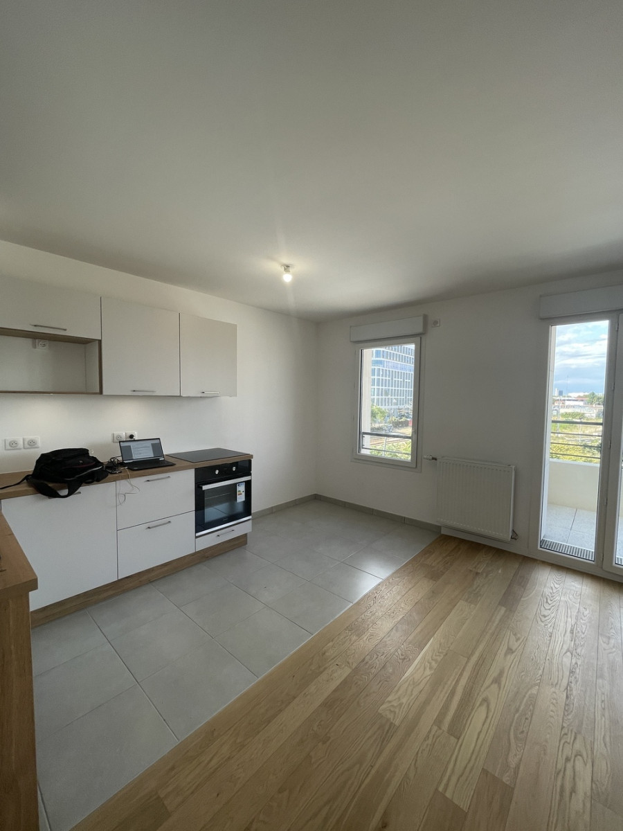 
                                                Location
                                                 T2 avec balcon – Les Docks de Saint-Ouen