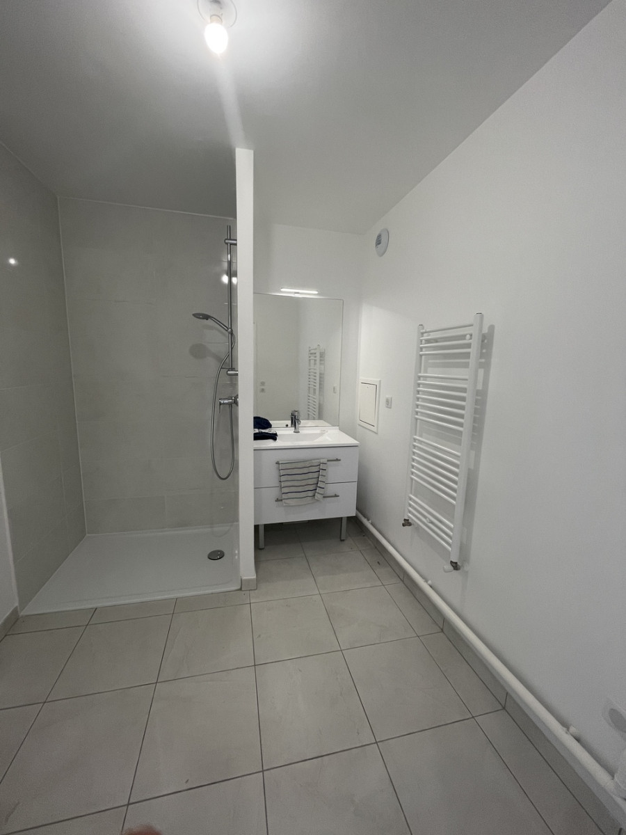 
                                                Location
                                                 T2 avec balcon – Les Docks de Saint-Ouen