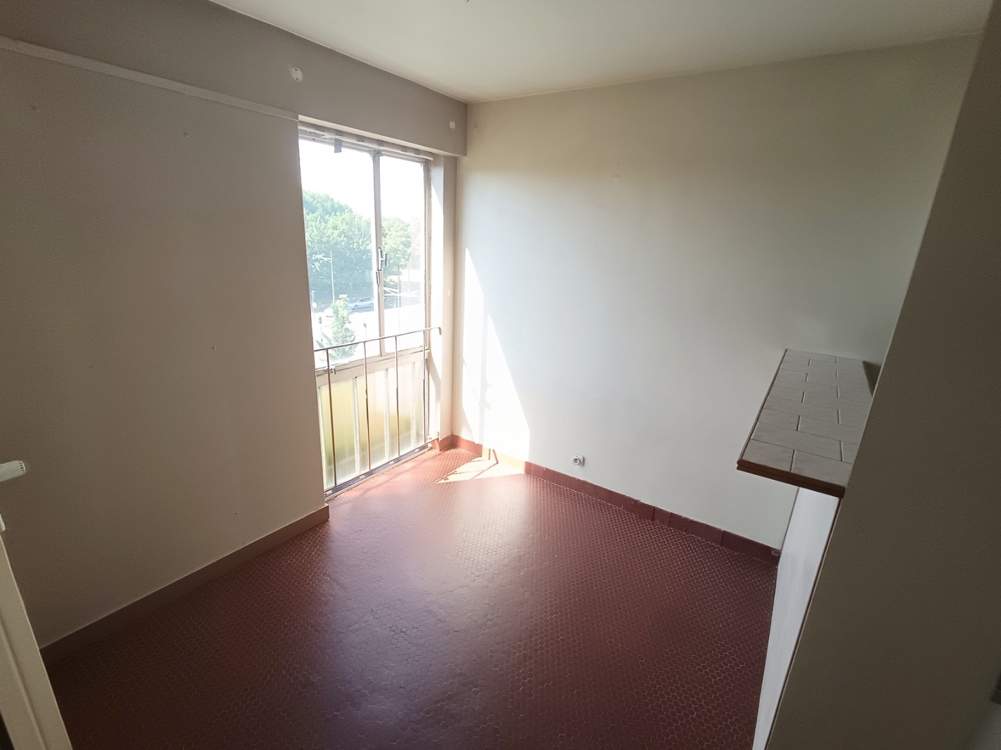 
                                                Vente
                                                 T2 avec balcon – Rés Parc Beauvillé