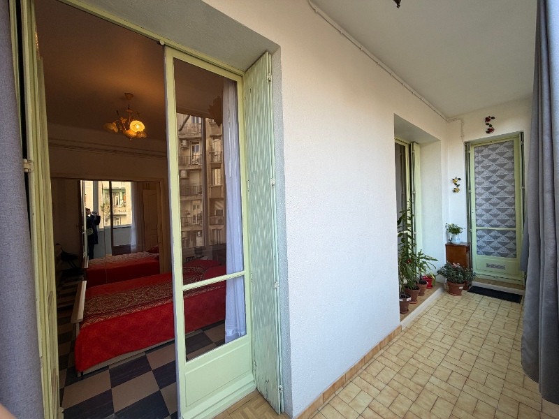 
                                                Vente
                                                 T2  avec exterieur - Investir quartier Cinq avenue