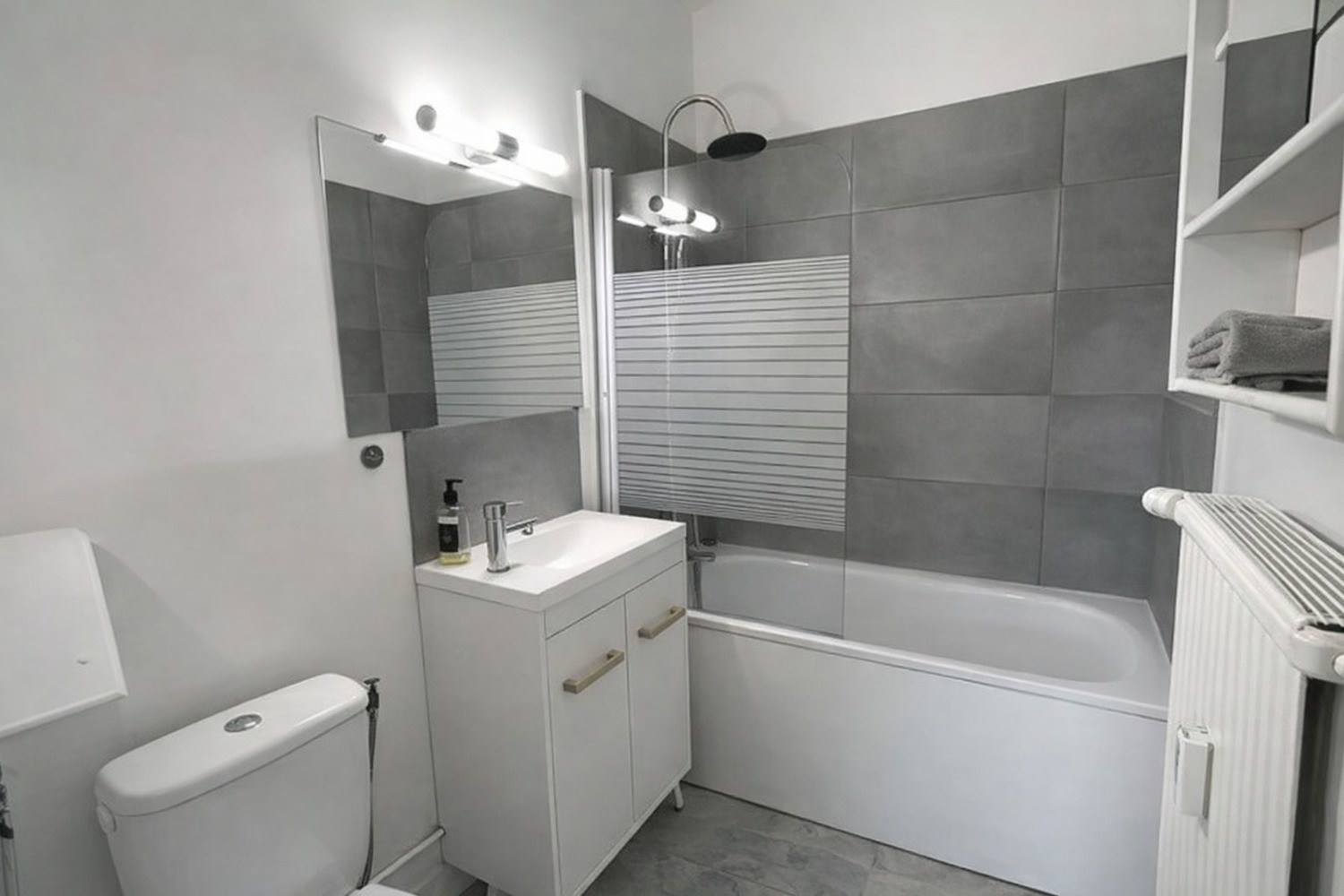 
                                                Location
                                                 T2 avec Jardin