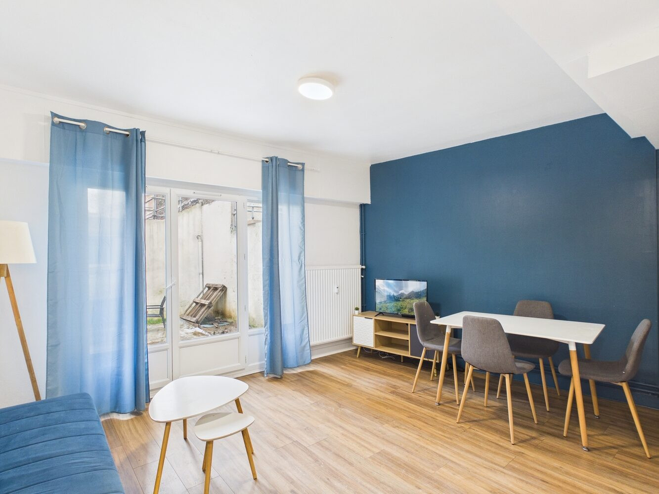 
                                                Location
                                                 T2 avec Jardin